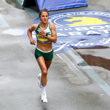 nell rojas finishing the 2023 boston marathon