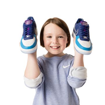 Product, Footwear, Child, Shoe, Bottle, Finger, Sneakers, Athletic shoe, Plimsoll shoe, Water bottle, 
