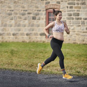 RWX do not use without written permission heather irvine running in bethlehem wearing the senita go with the flow maternity sports bra